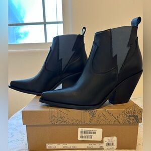 NWT free people Chelsea Falsh boots in black  Size : 37.5 (US 7.5)